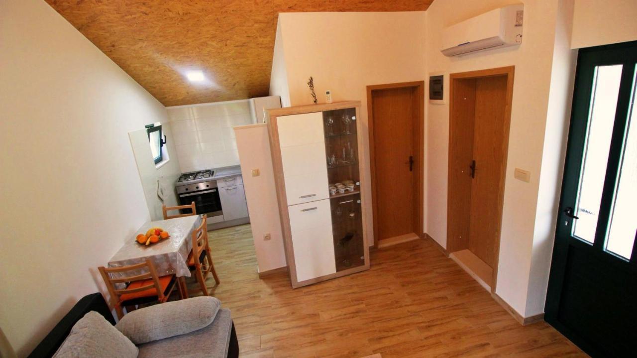Holiday Home Jozo Omiš Esterno foto